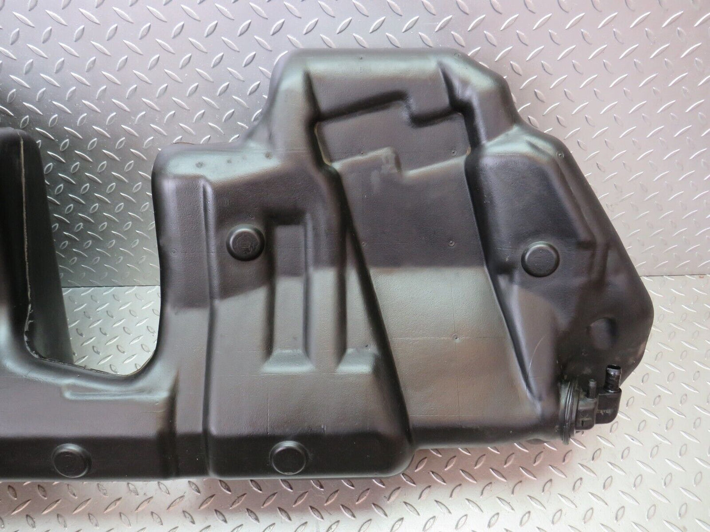 33519 Mercedes-Benz W202 C180 Fuel Tank Plastic 2024704701