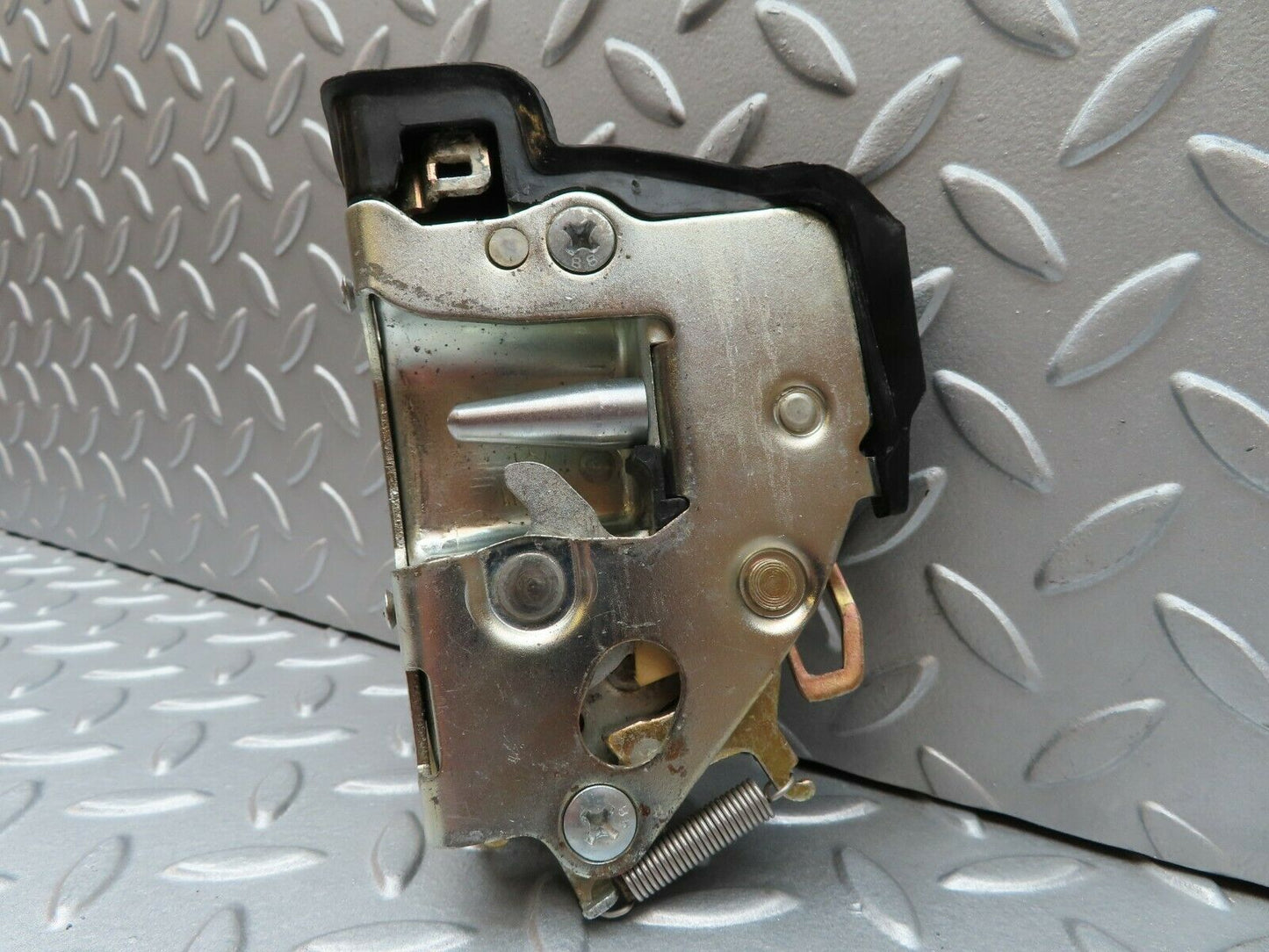 3705 Mercedes-Benz S123 200T Wagon Rear Right Door Lock Mechanism 1237330208