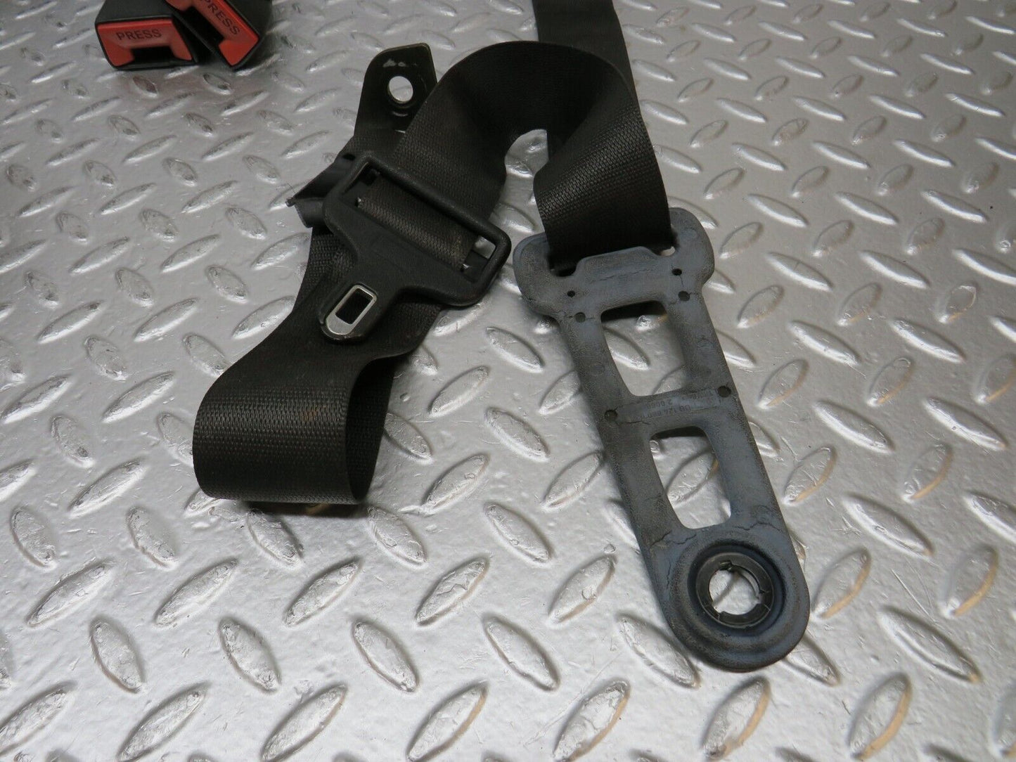 31539 Mercedes-Benz S124 220TE Third Row Seat Belt Set 1248602885 1248602785