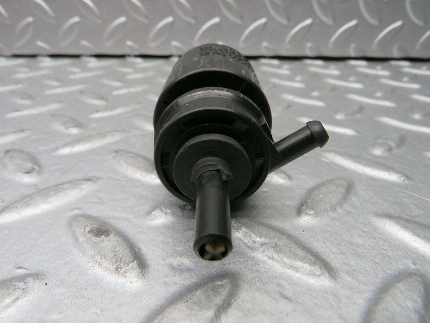 21864 Mercedes-Benz W123 Windscreen Washer Pump Bosch 1248690021