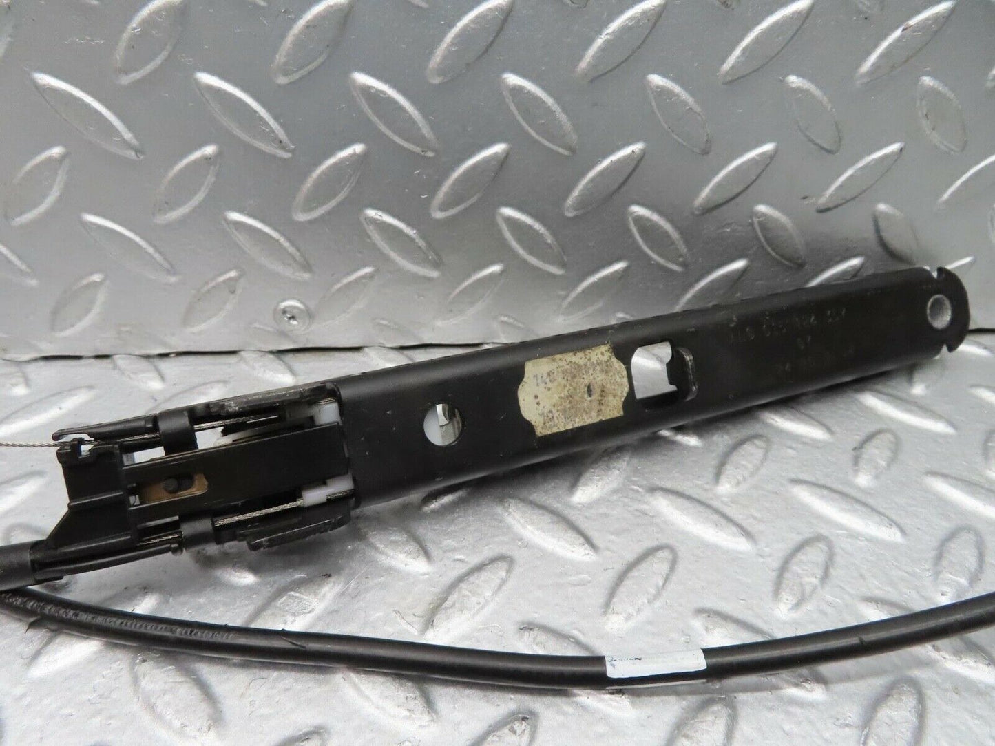 15040 Mercedes-Benz W140 S320 Rear Right Head Rest Folding Mechanism Cable
