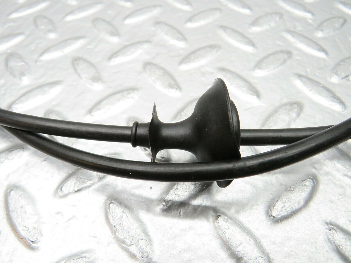 22415 Mercedes-Benz C124 E220 Coupe Bonnet Release Cable