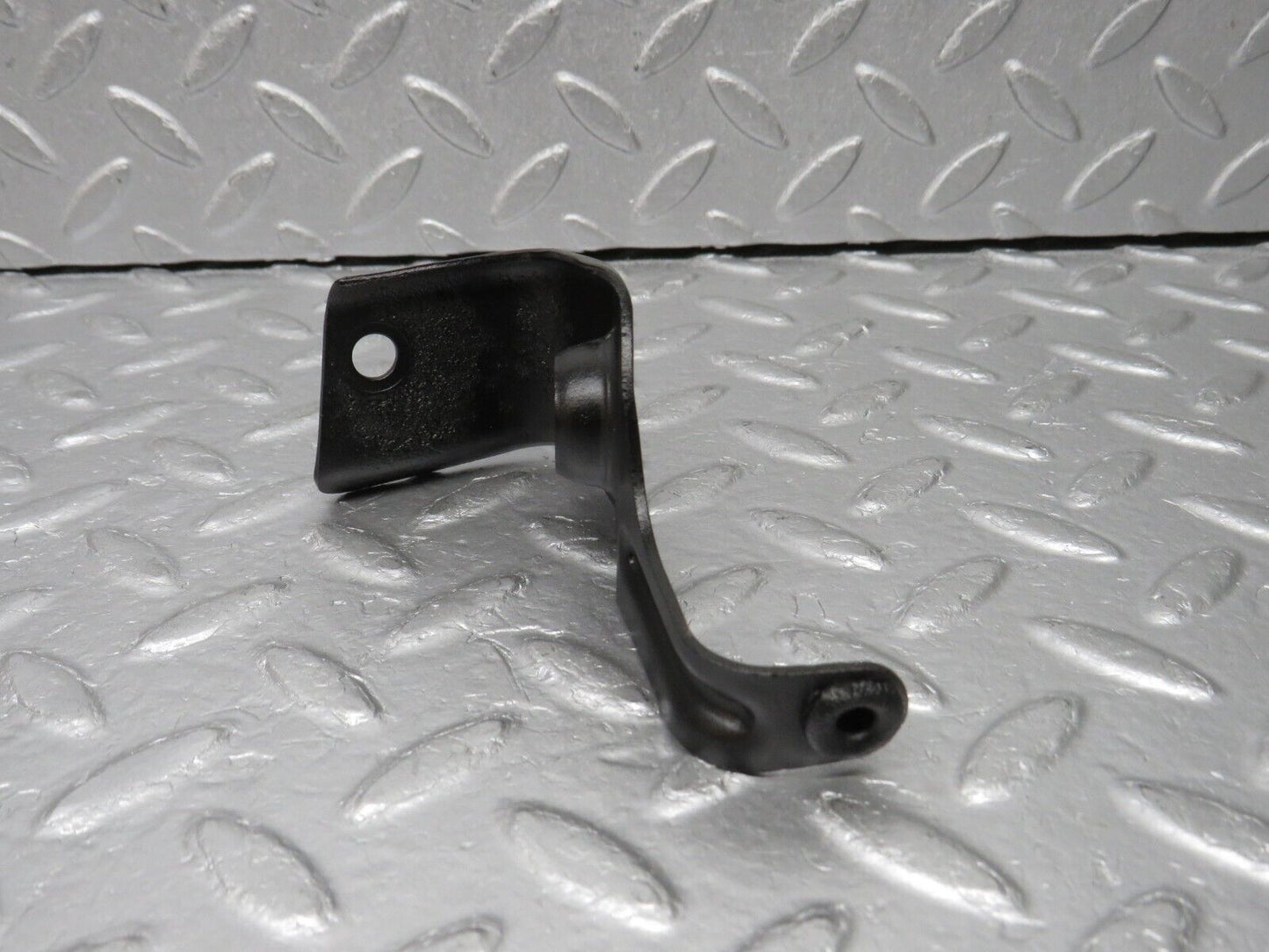 39281 Mercedes-Benz R107 500SL Starter Motor Cable Wire Bracket