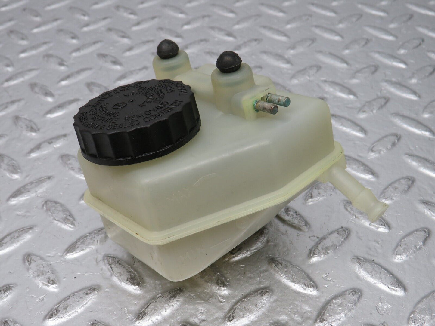 31811 Mercedes-Benz W201 190LE Brake Fluid Reservoir Tank DBA