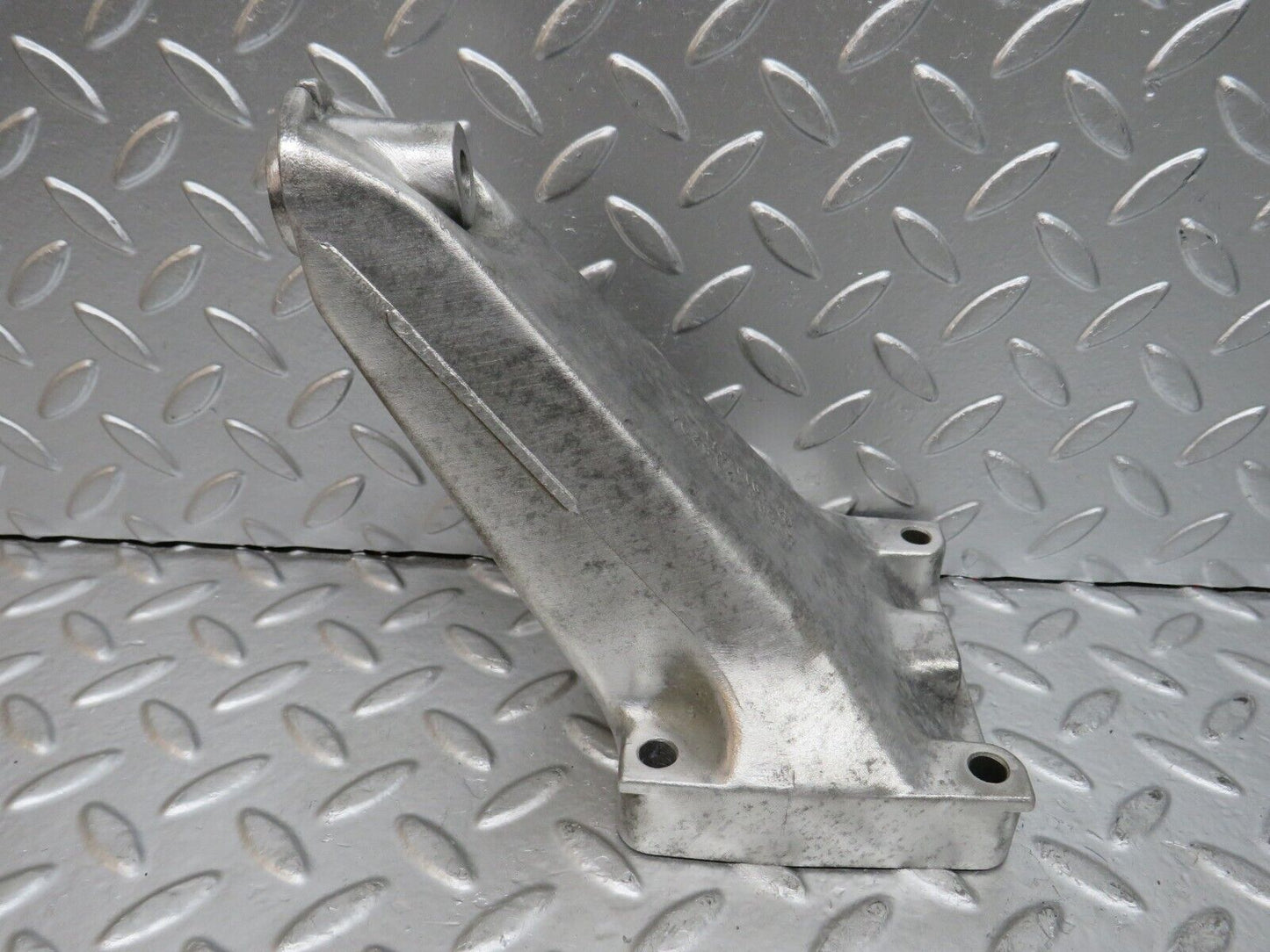 24832 Mercedes-Benz W140 S320 Engine Mount Bracket Left Side 6032235204