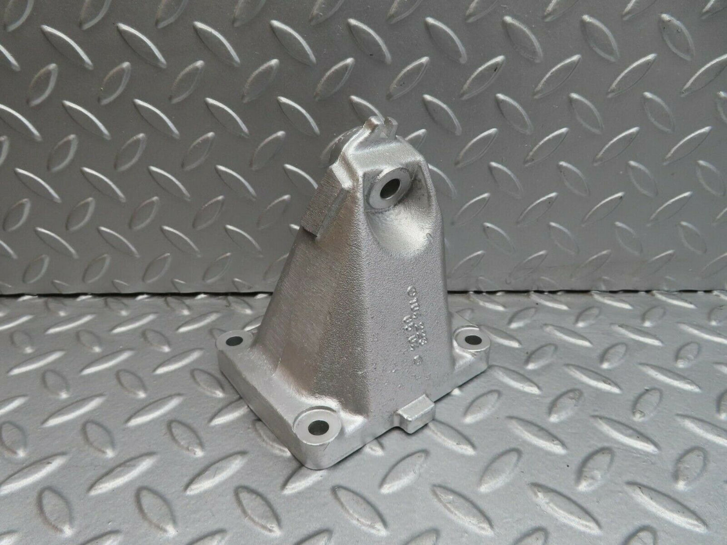 12179 Mercedes-Benz R129 300SL Coupe Engine Mount Bracket Right Side 1042230504