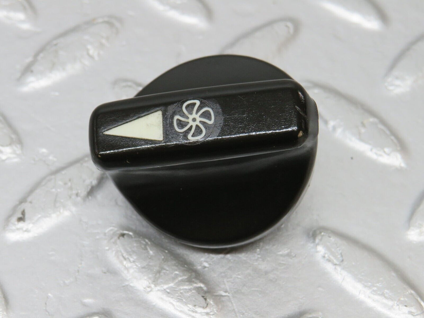 40573 Mercedes-Benz W123 300D Heater Control Knob Set