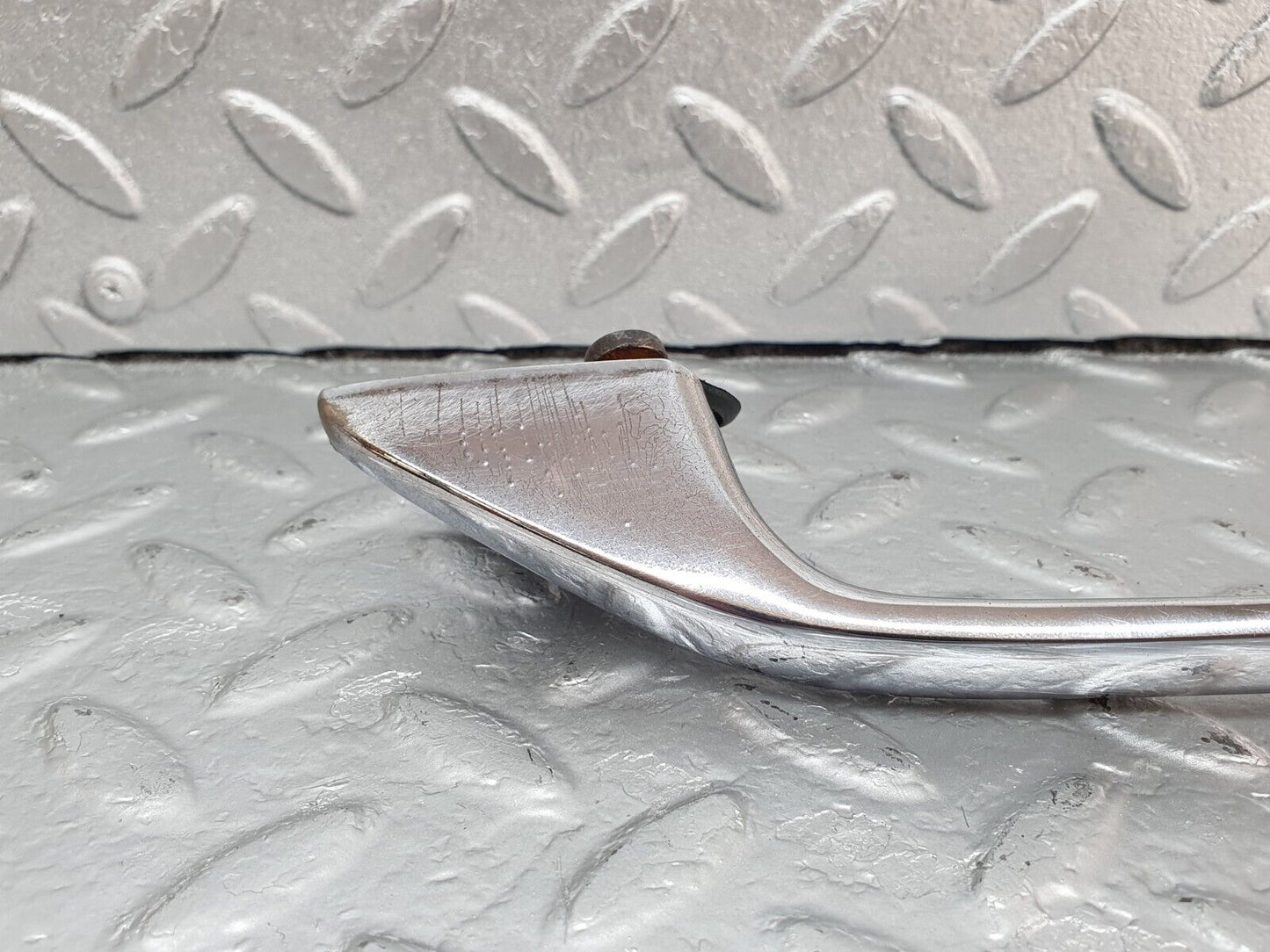 43160 Mercedes-Benz W108 280SE Front Left Door Exterior Handle No Key 1087661301 1087660905 1087661105