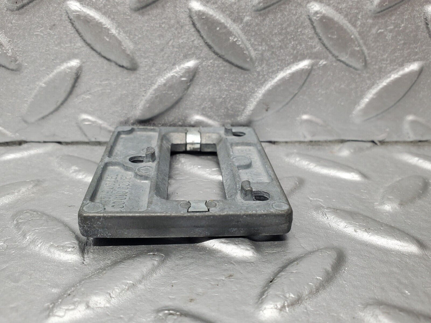 46780 Mercedes-Benz R129 320SL Coupe Rear View Mirror Bracket 1298110111 1298100011