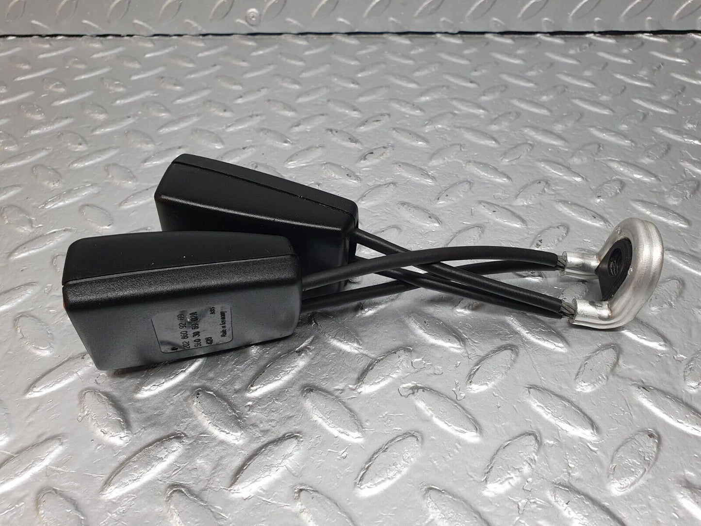 41984 Mercedes-Benz W202 C200 Rear Seat Belt Set With Buckles 2028600586 2028609269