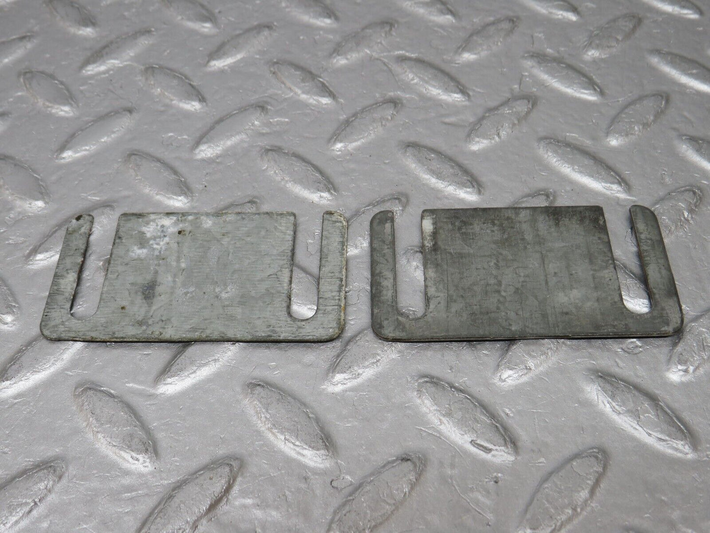 37478 Mercedes-Benz W109 300SEL Door Lock Latch Right