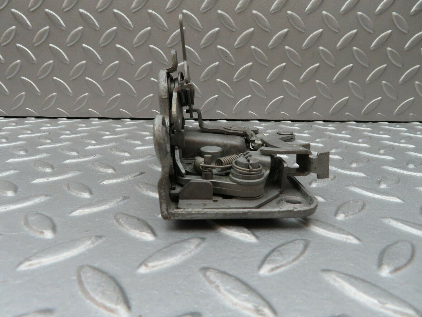 3569 Mercedes-Benz W108 280SE Rear Left Door Lock Mechanism