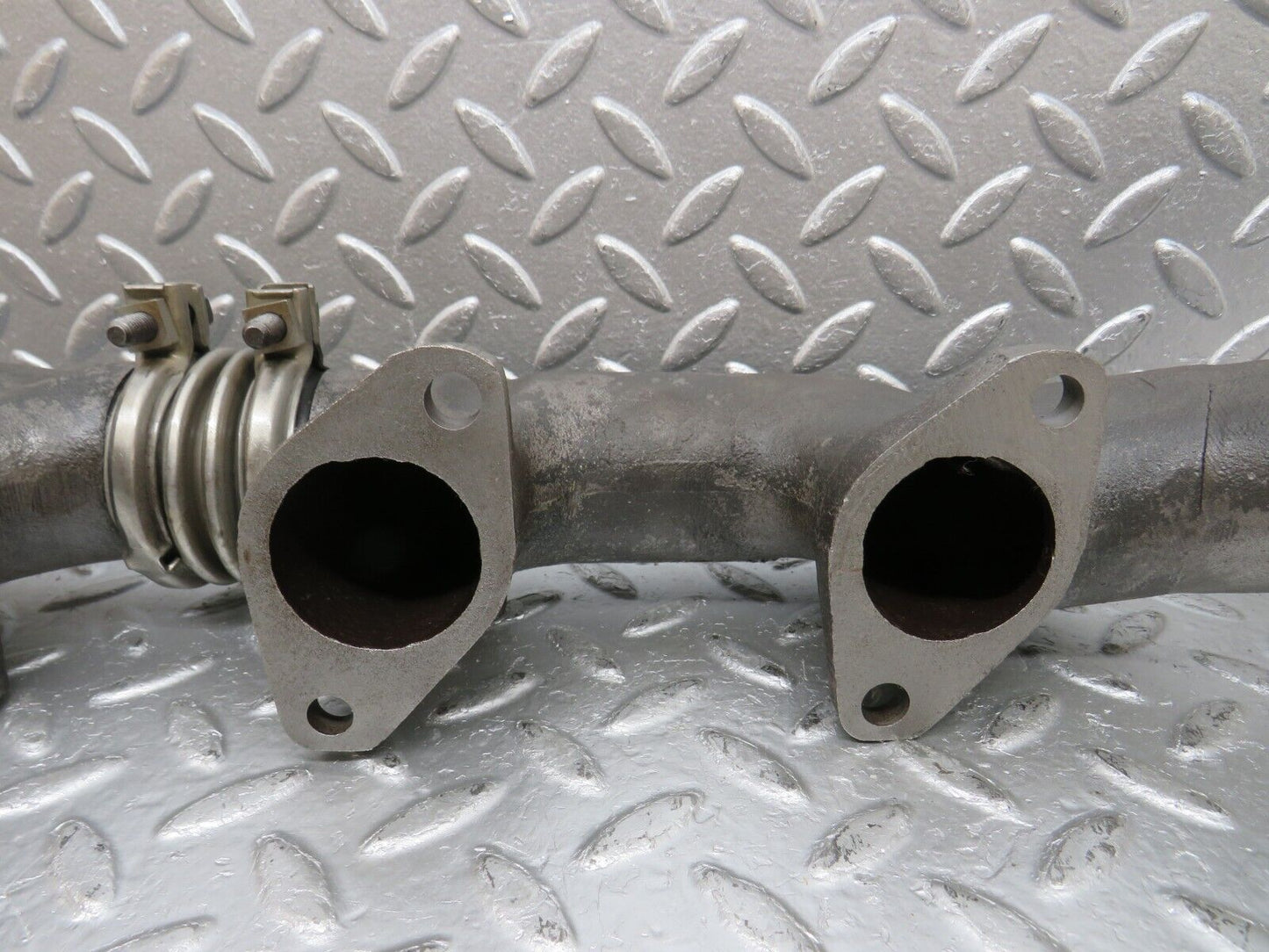 33113 Mercedes-Benz W126 420 V8 Exhaust Manifold Left 1171422602 1171423102