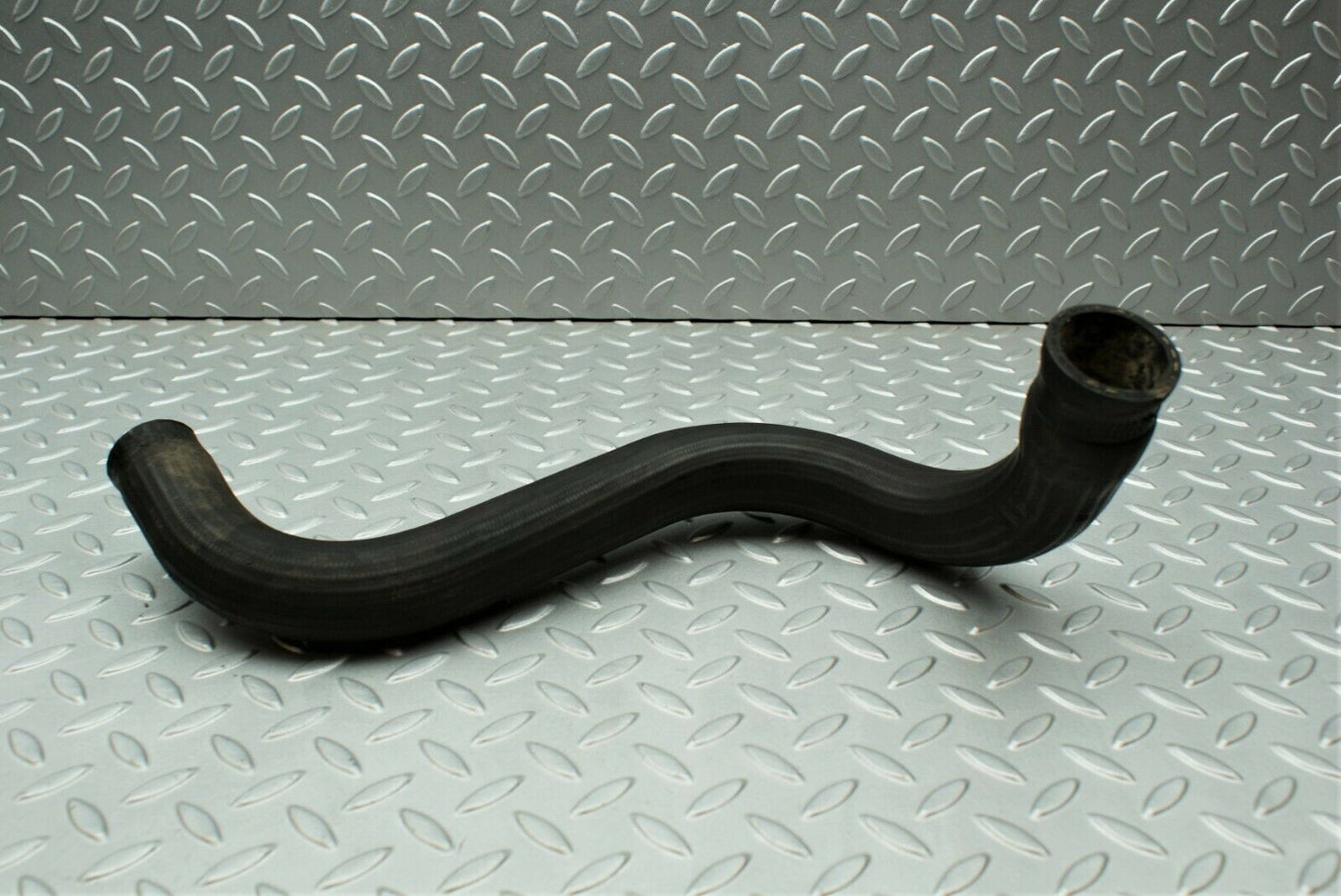 3223 Mercedes-Benz W115 220D Radiator Hose Lower Coolant Hose 1155011882