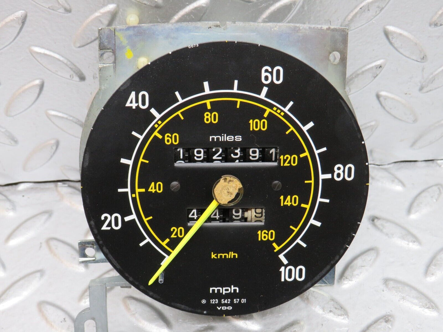 28510 Mercedes-Benz S123 240D Wagon Speedometer Mph Vdo 1235425701