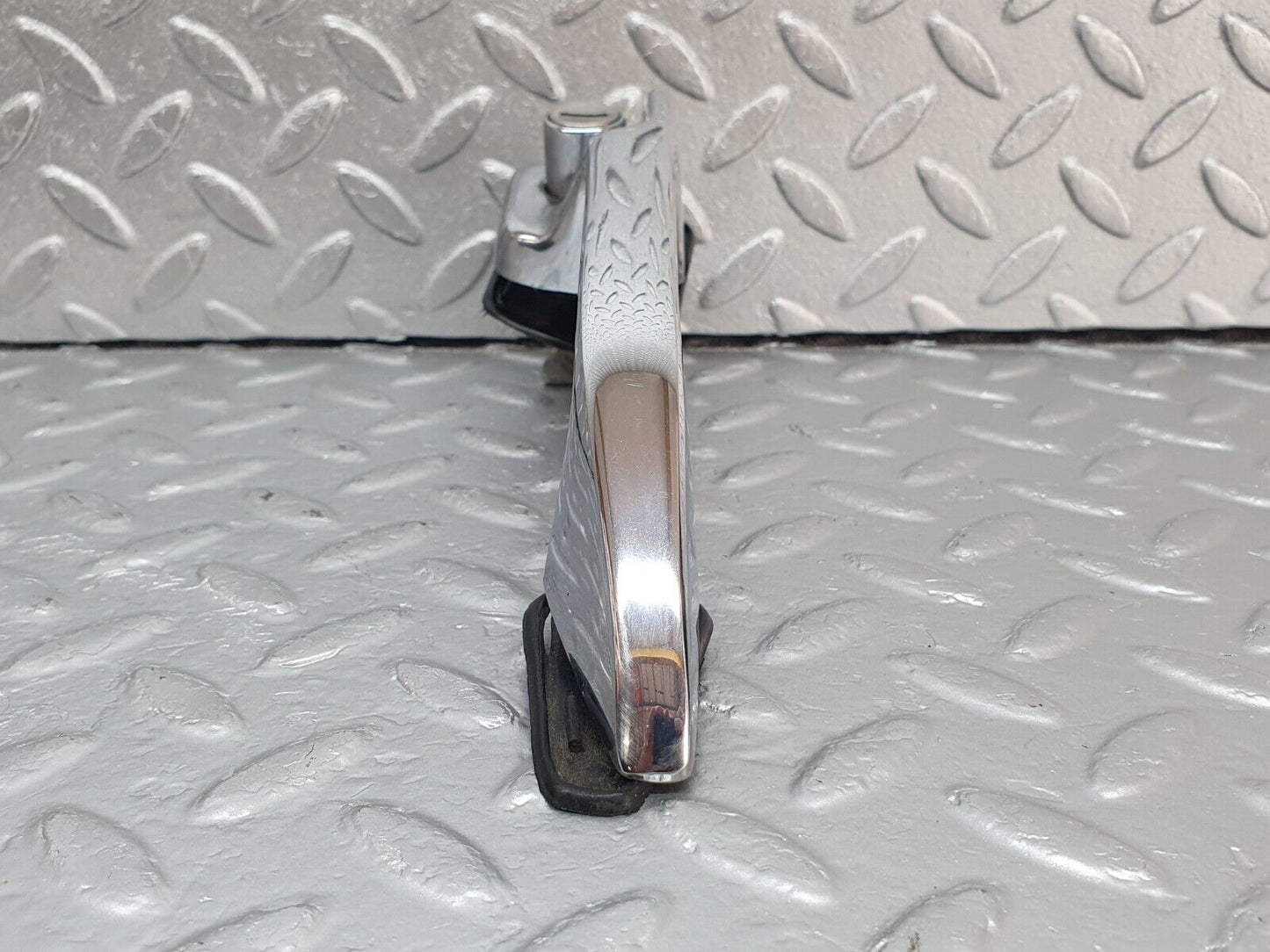 43159 Mercedes-Benz W108 280SE Front Right Door Exterior Handle No Key 1087661005 1087661205 1087661401