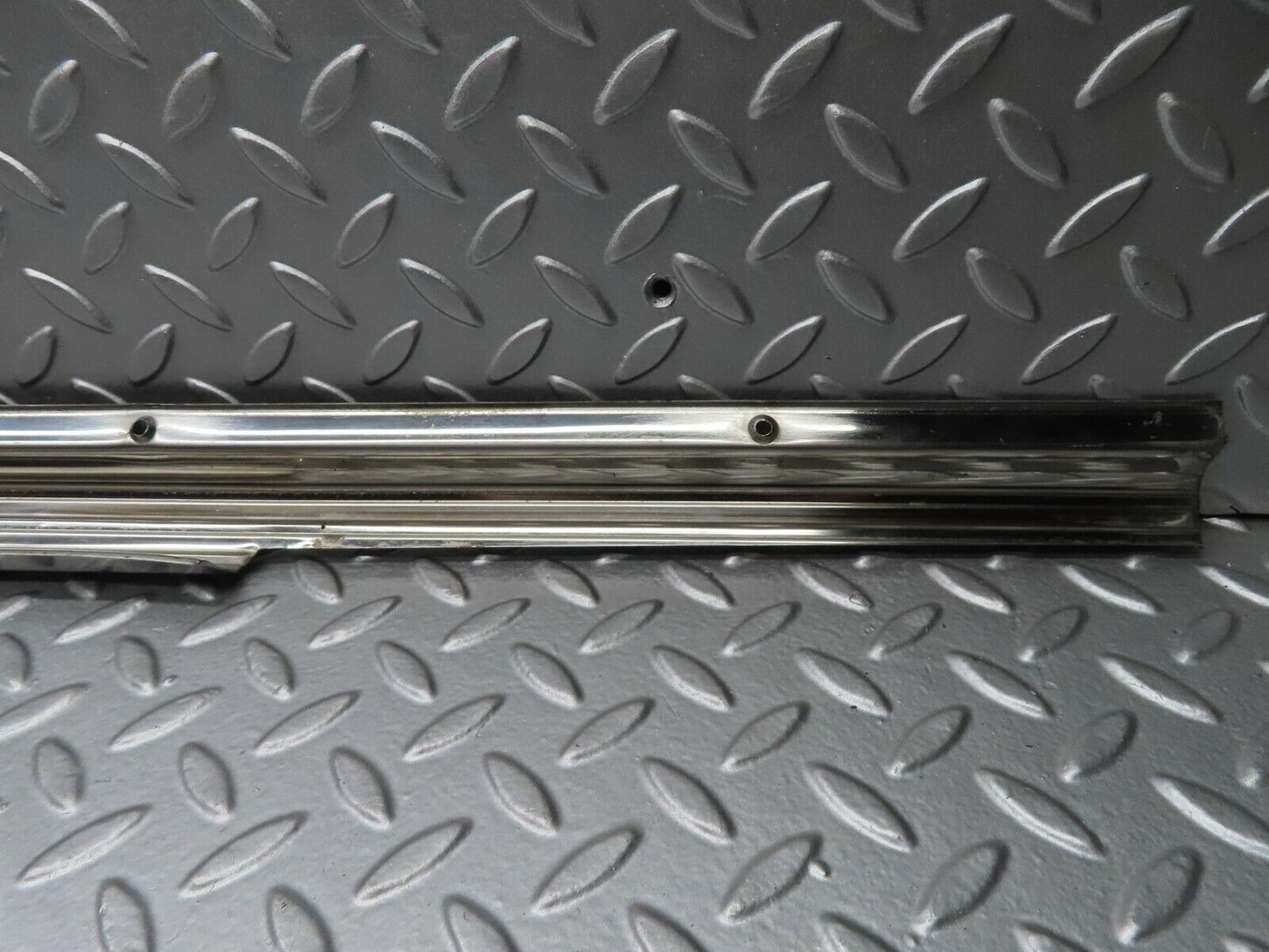 20956 Mercedes-Benz W114 250CE Coupe Left Door Sill Chrome