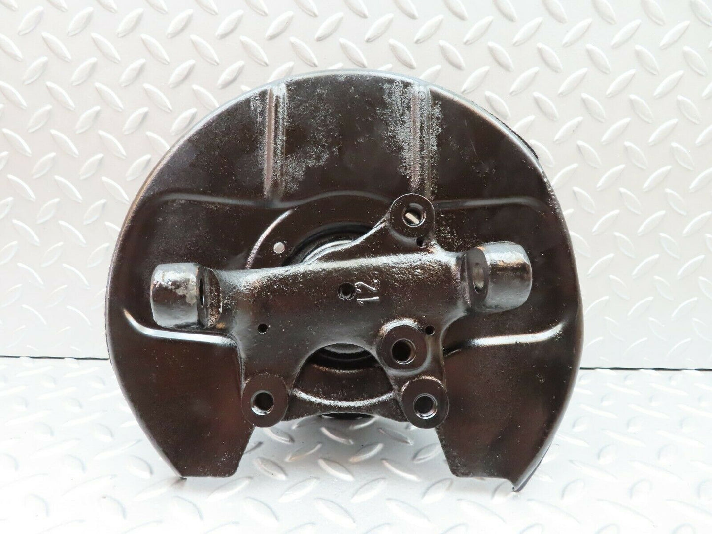 5522 Mercedes-Benz W114 280CE Front Right Wheel Hub
