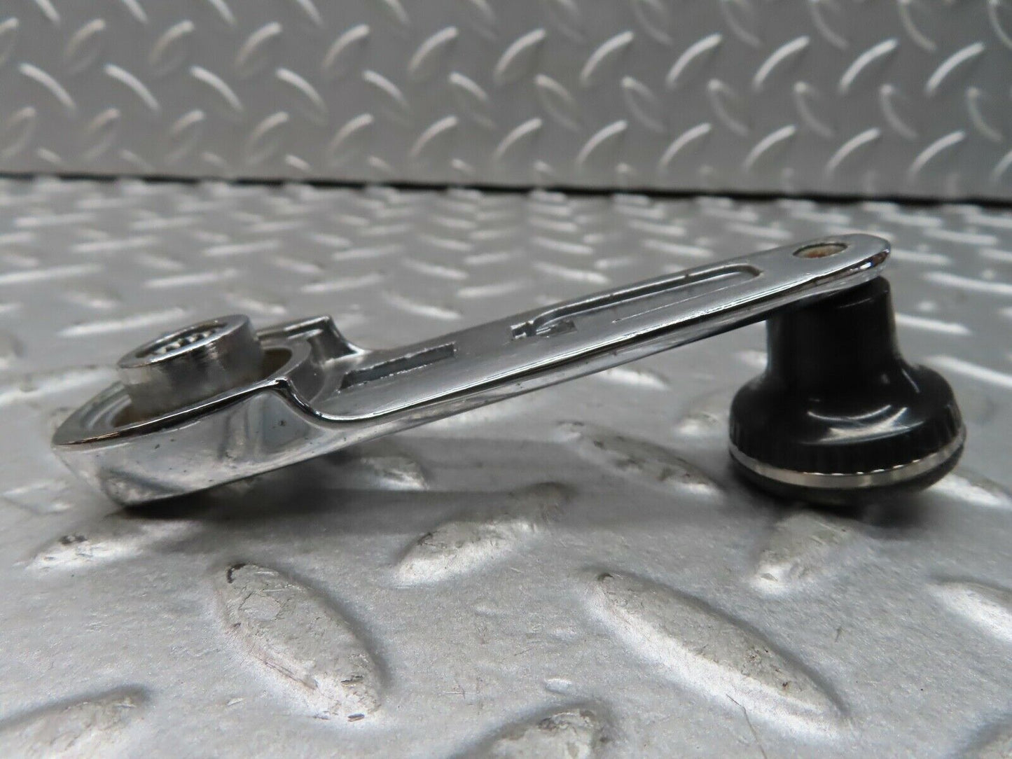 19261 Mercedes-Benz W123 300D Window Lifter Crank Handle