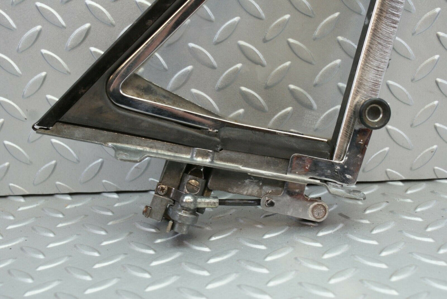2715 Mercedes-Benz W108 280SE Quarter Window Glass Front Right