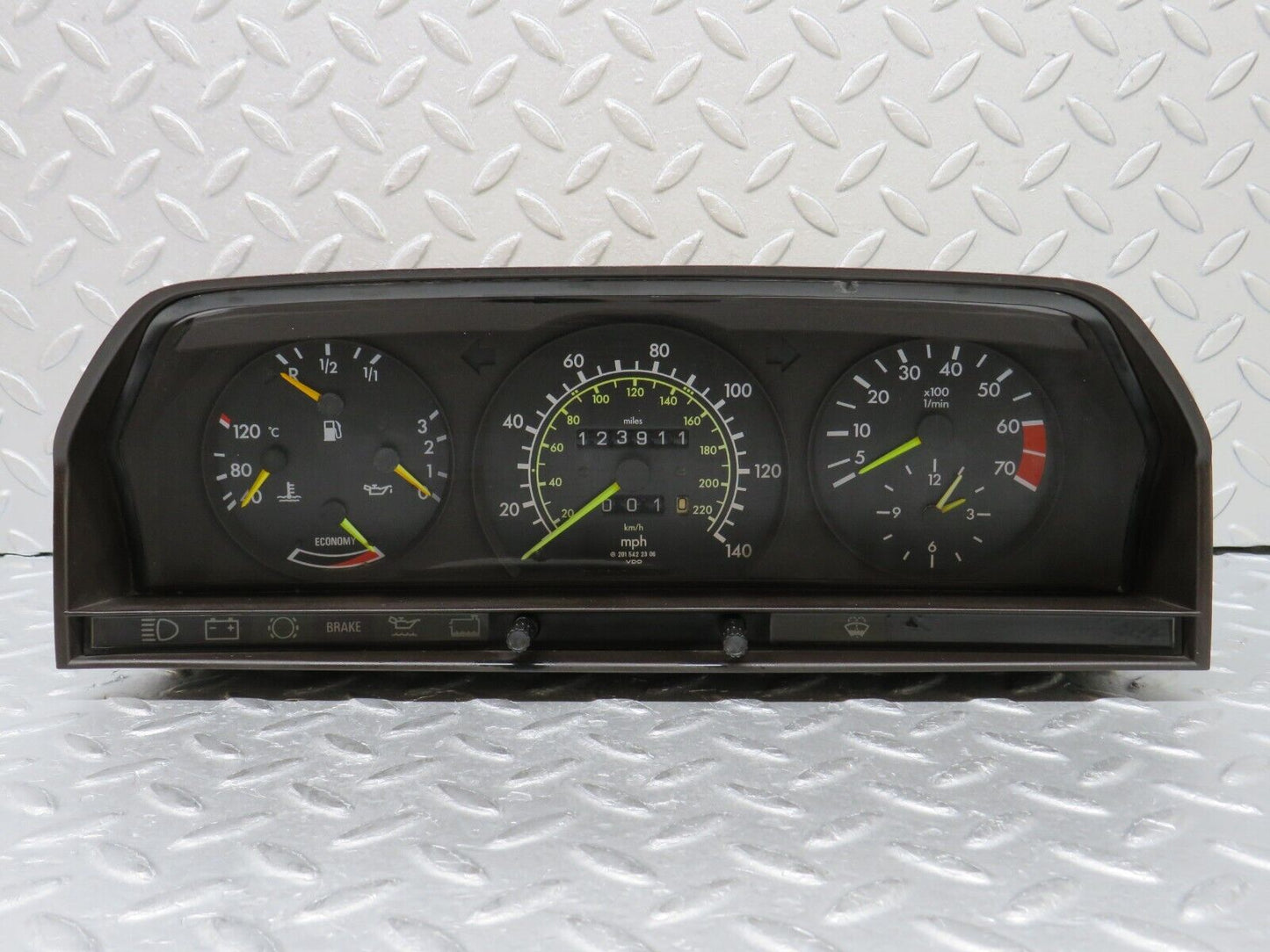 36528 Mercedes-Benz W201 190E Instrument Cluster 2015438321 2015422306