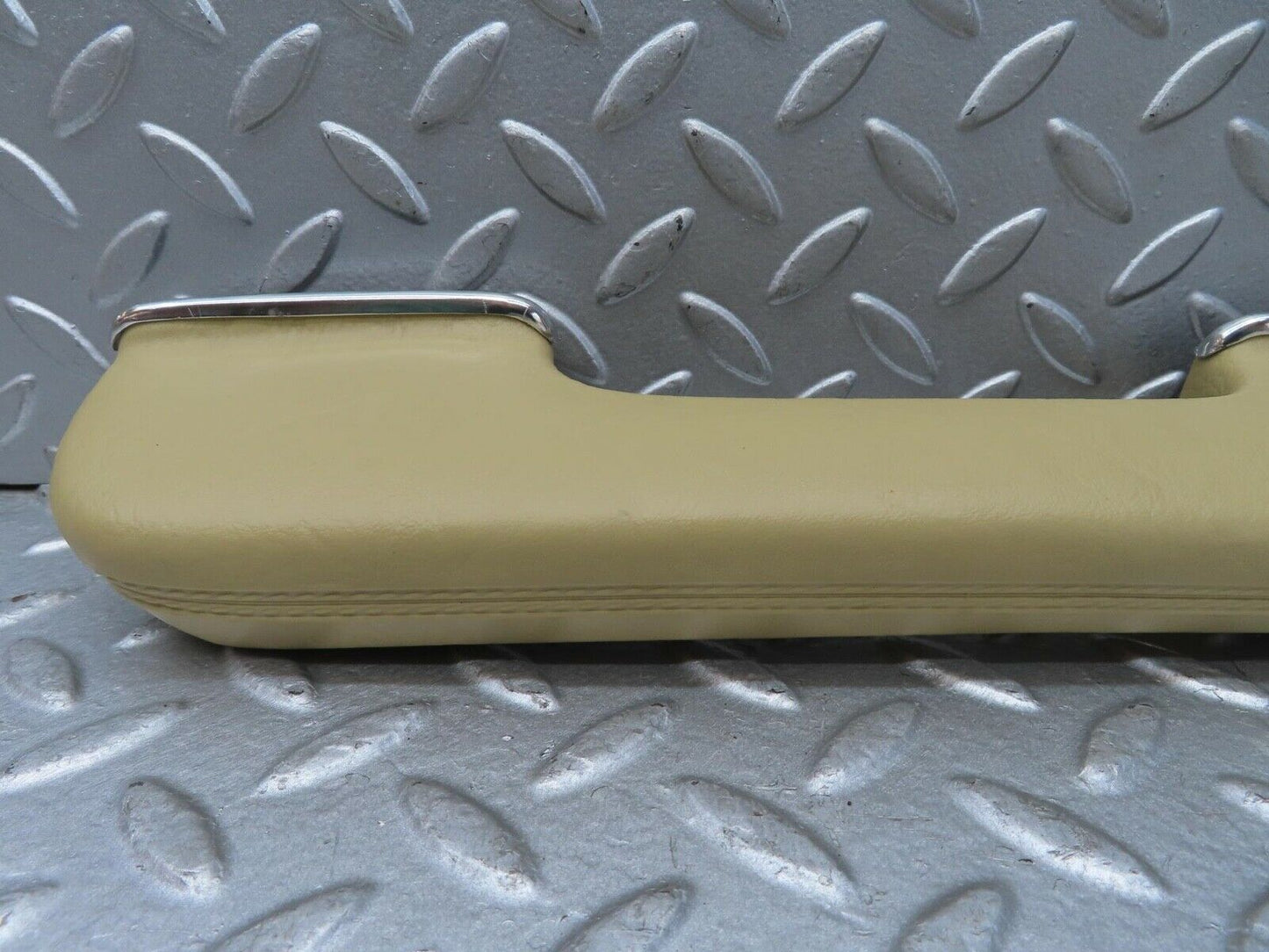 13453 Mercedes-Benz W123 200 Interior Door Handle Front Left Cream 1239701701
