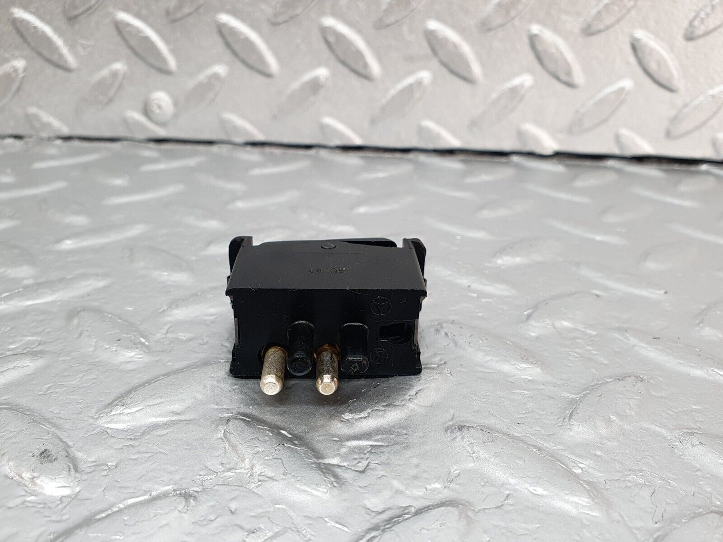 42958 Mercedes-Benz W201 190 Interior Dome Light Switch 0008205810