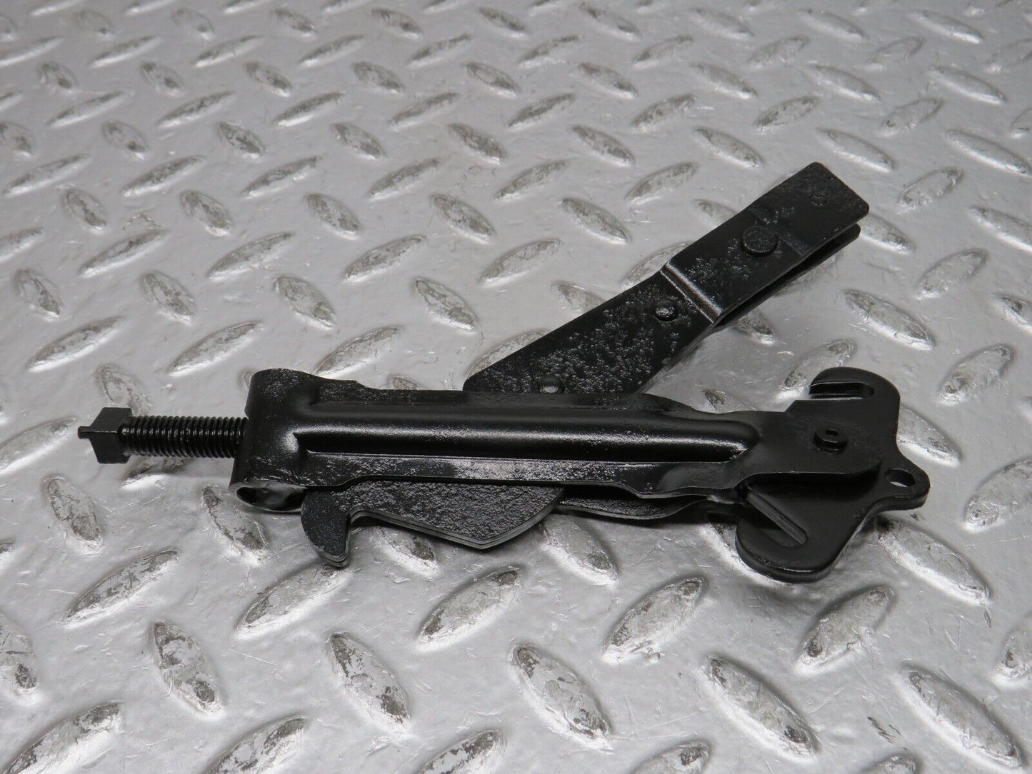 31989 Mercedes-Benz W123 230E Handbrake Adjusting Handbrake Regulator