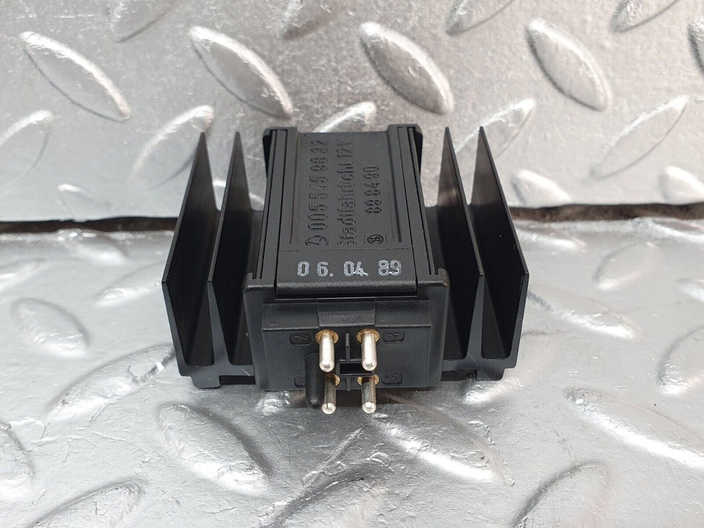 41900 Mercedes-Benz W202 C200 ECU Relay 0055459832