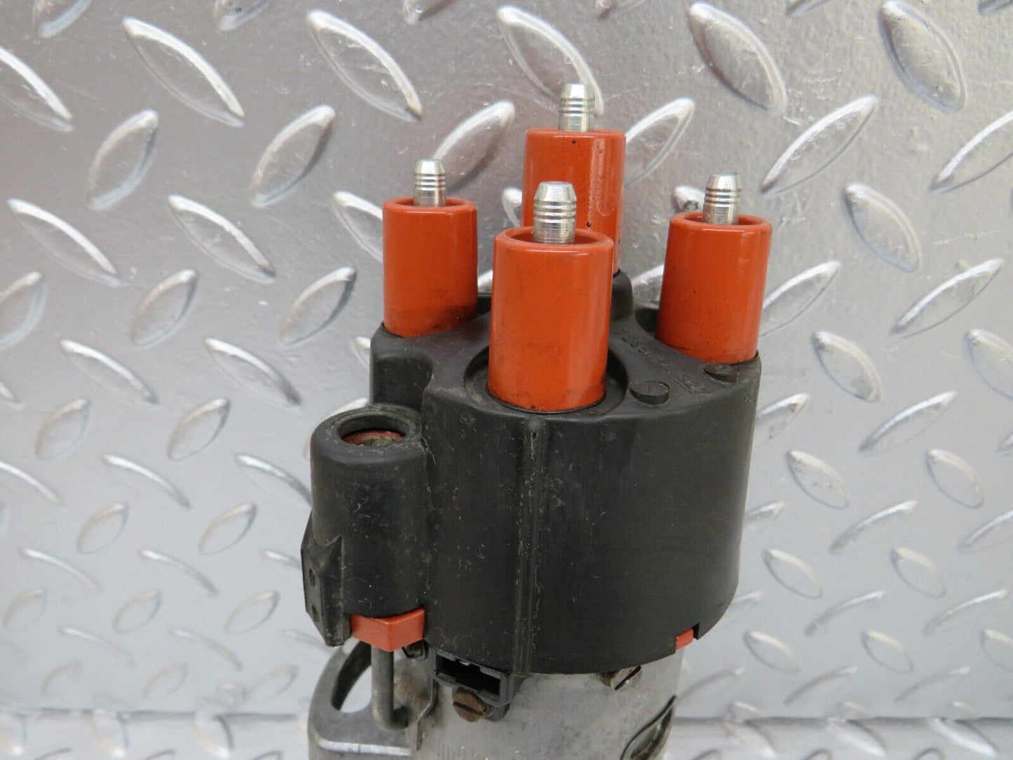 25490 Mercedes-Benz W123 200 Ignition Distributor Bosch 0237002059 0021589401