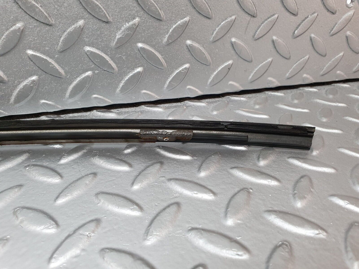 41717 Mercedes-Benz W124 200E Front Windscreen Top Moulding Trim