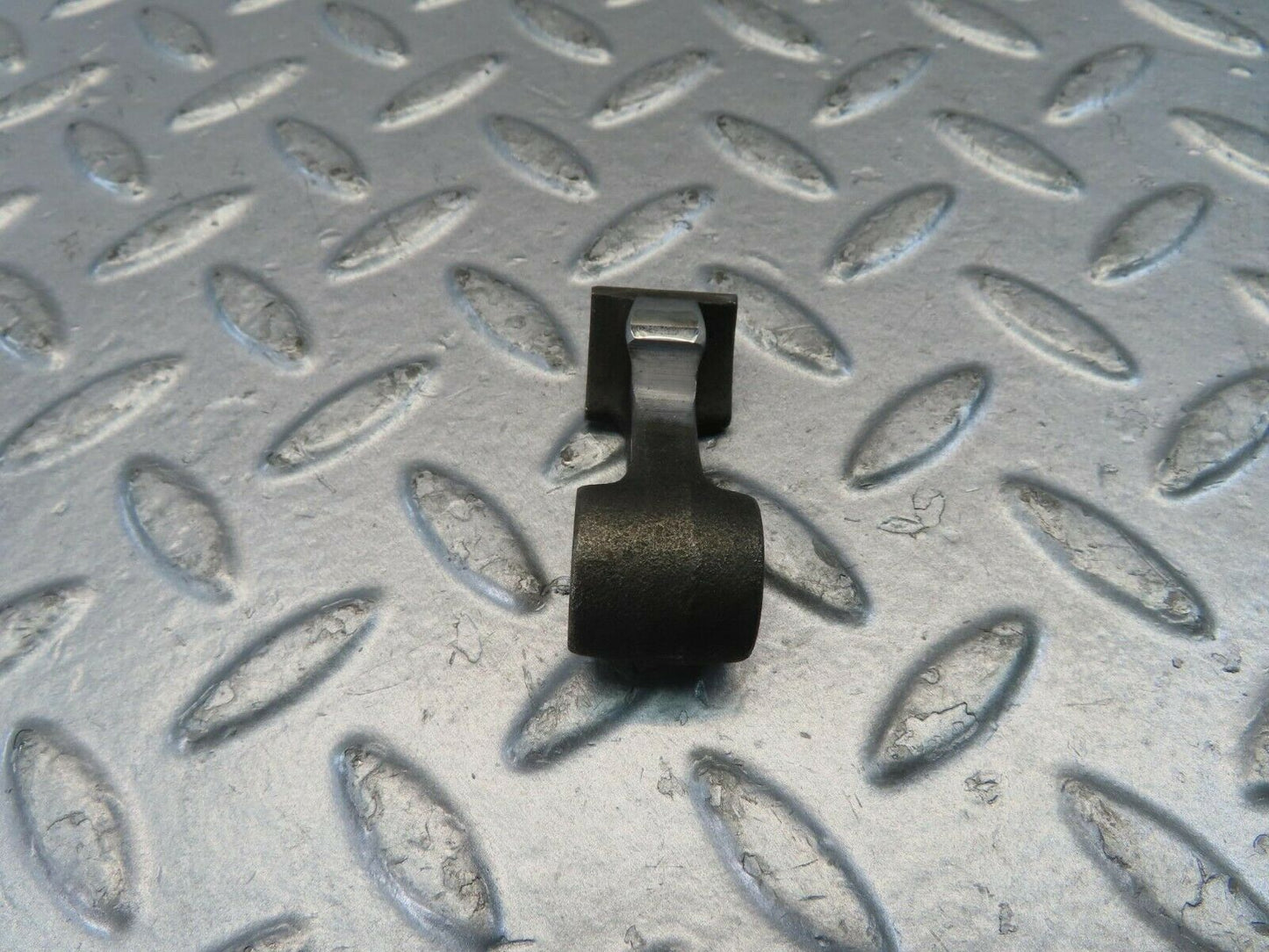 10973 Mercedes-Benz W115 220D Rocker Arm
