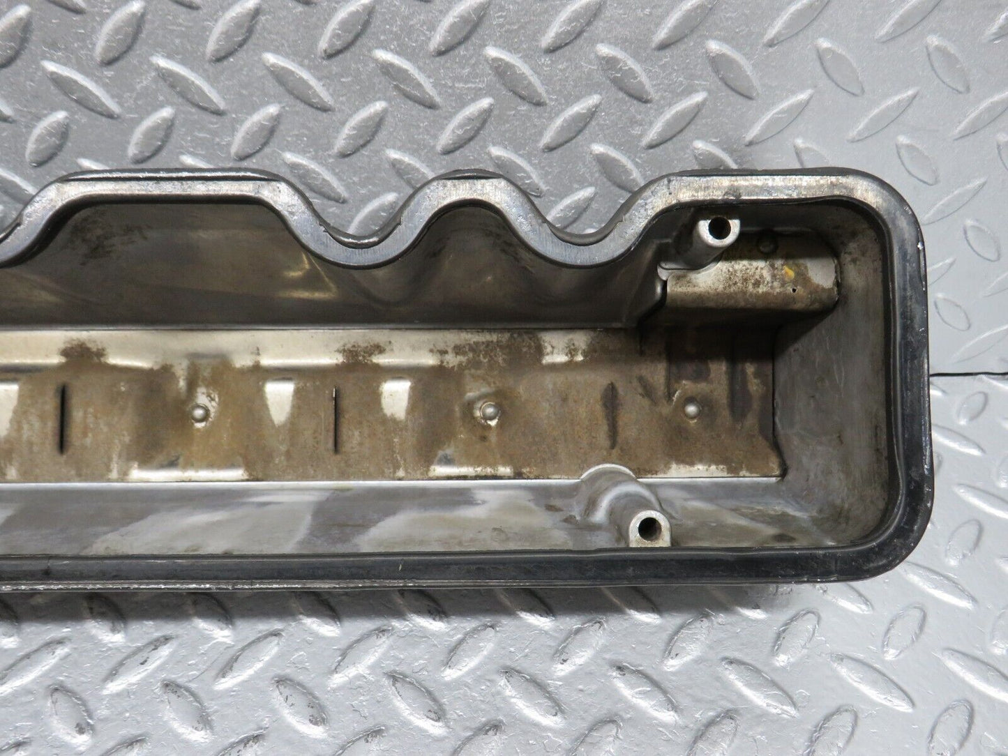 39895 Mercedes-Benz R107 350SL Coupe Cylinder Head Valve Cover Right 1160163305 1160160621