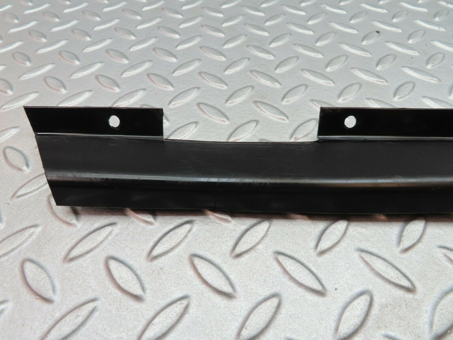 5687 Mercedes-Benz W123 200 Cable Channel Cover Front Right 1238211036