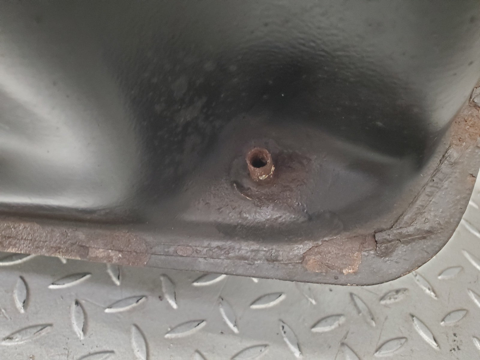 W124 Wagon fuel tank used OEM