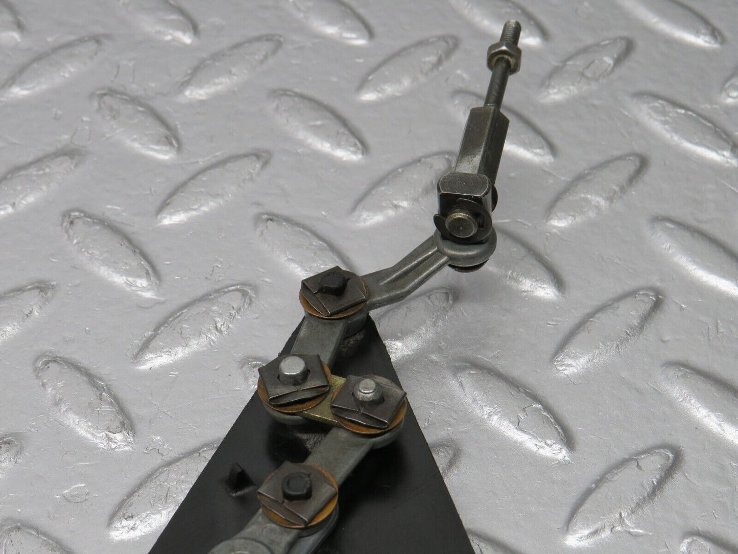 39124 Mercedes-Benz R107 500SL Coupe Heater Box Vacuum Actuator