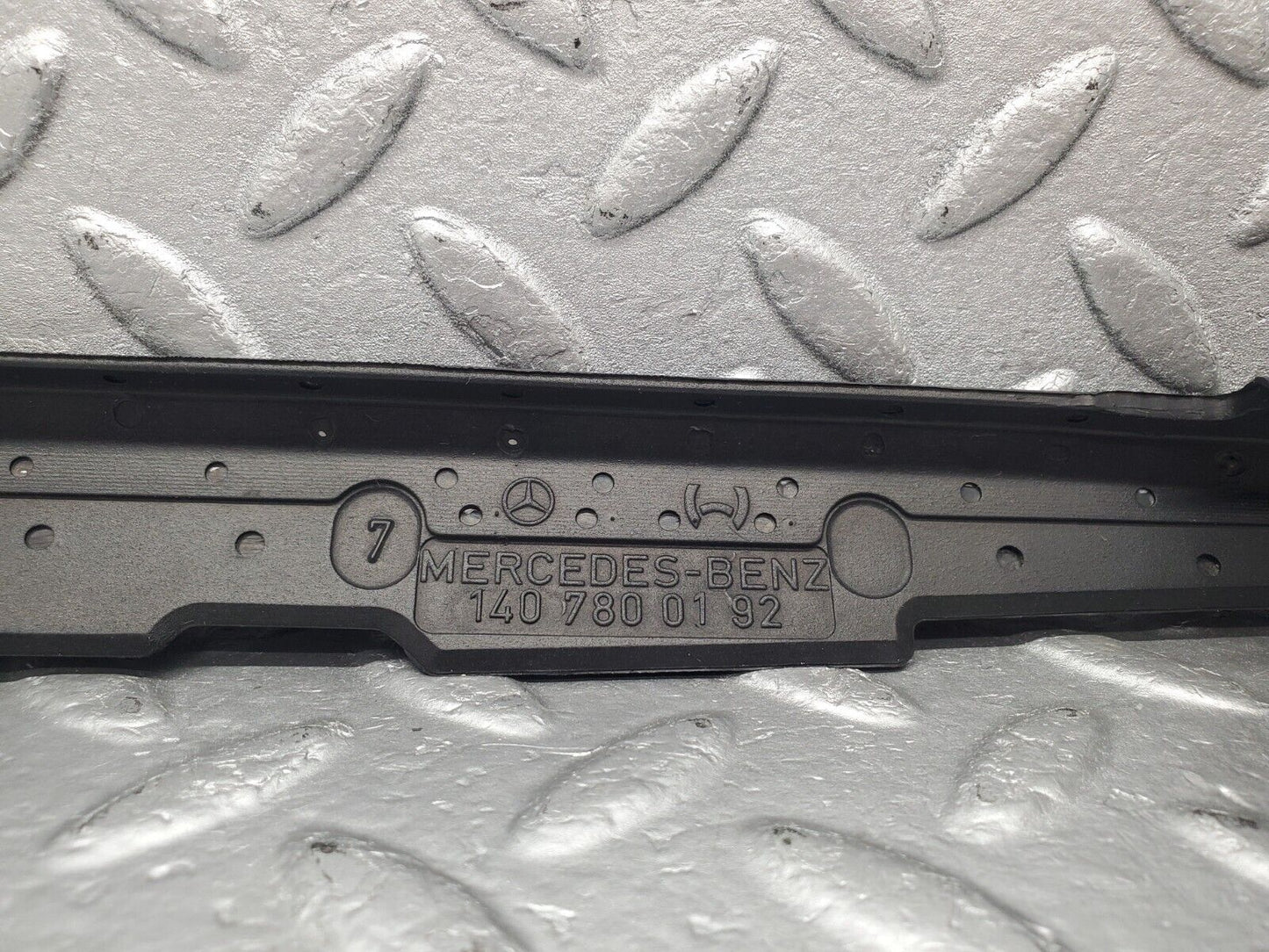 46148 Mercedes-Benz W124 Sunroof Rubber Cover Trim 1407800292 1407800192