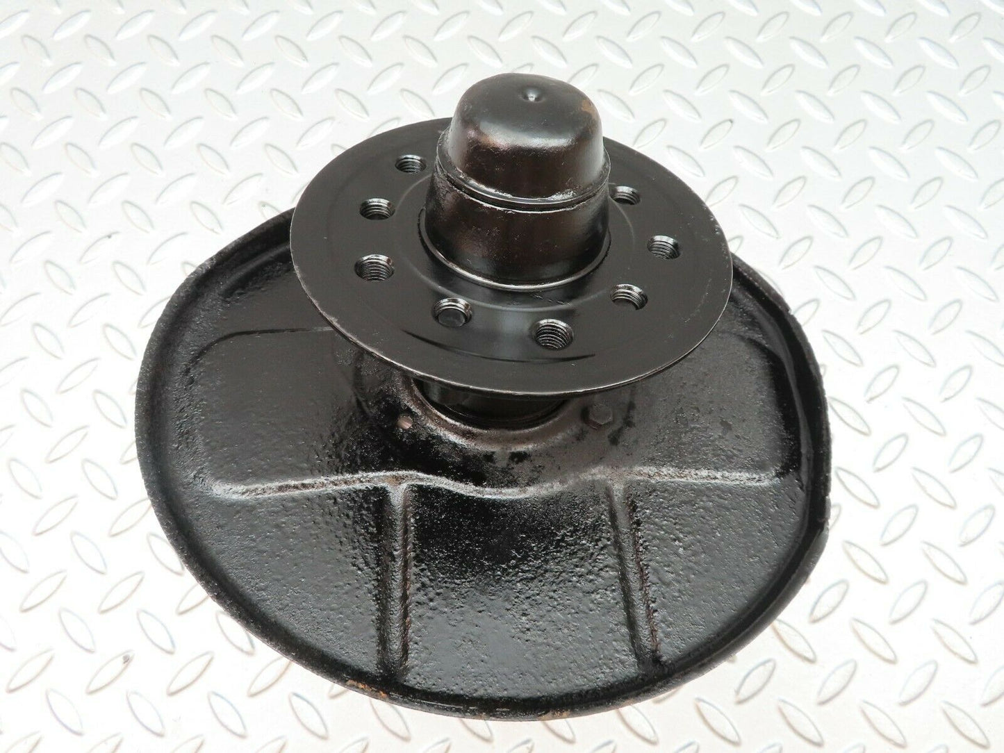 5522 Mercedes-Benz W114 280CE Front Right Wheel Hub
