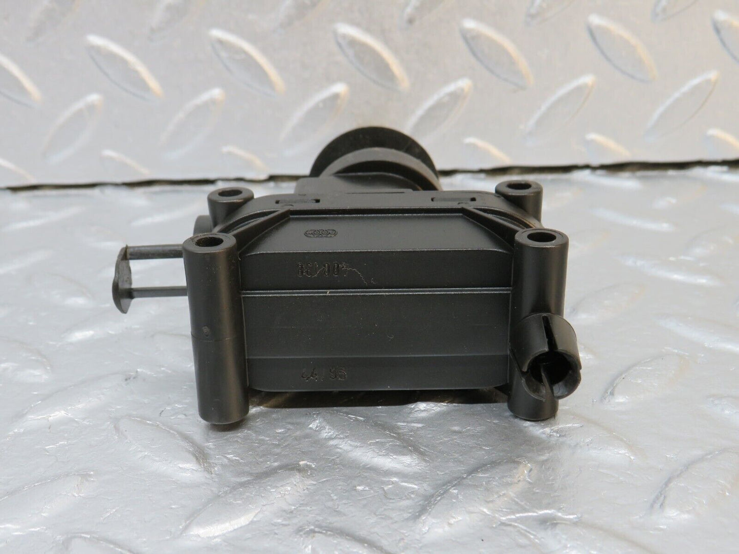 39739 Mercedes-Benz R129 320SL Coupe Door Lock Vacuum Actuator