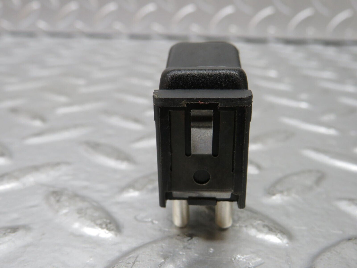 25347 Mercedes-Benz W201 190D Rear Heated Window Switch 0008206010