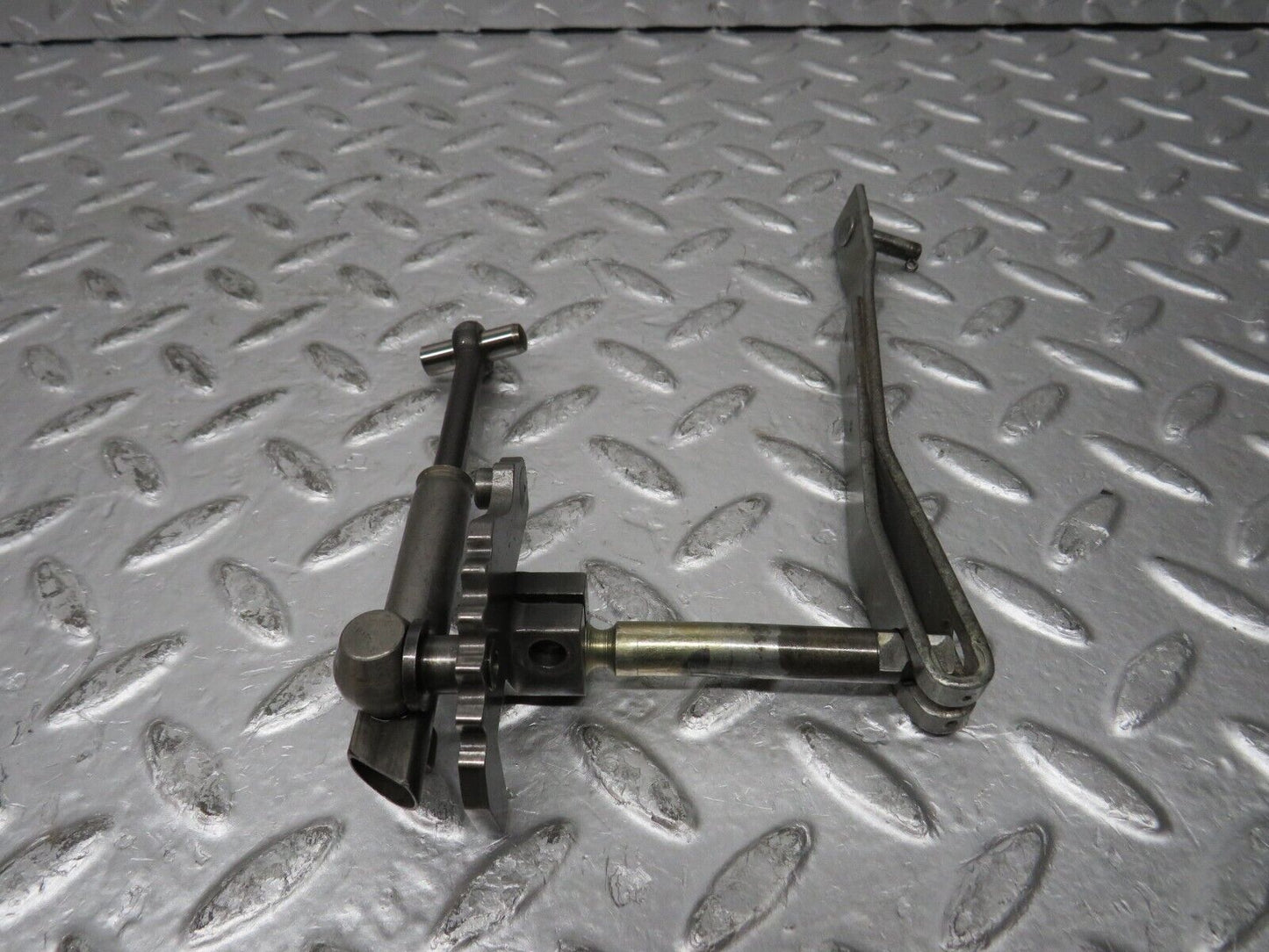 30217 Mercedes-Benz W123 230E Automatic Gearbox Linkage 722.122