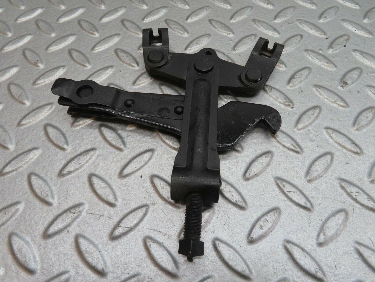13883 Mercedes-Benz C107 280SLC Handbrake Adjusting Handbrake Regulator