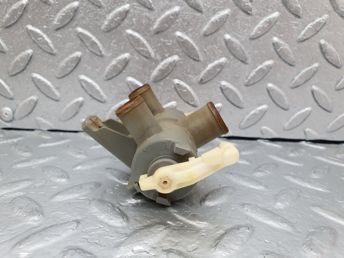 44045 Mercedes-Benz C123 230CE Coupe Heater Control Valve 1238302084