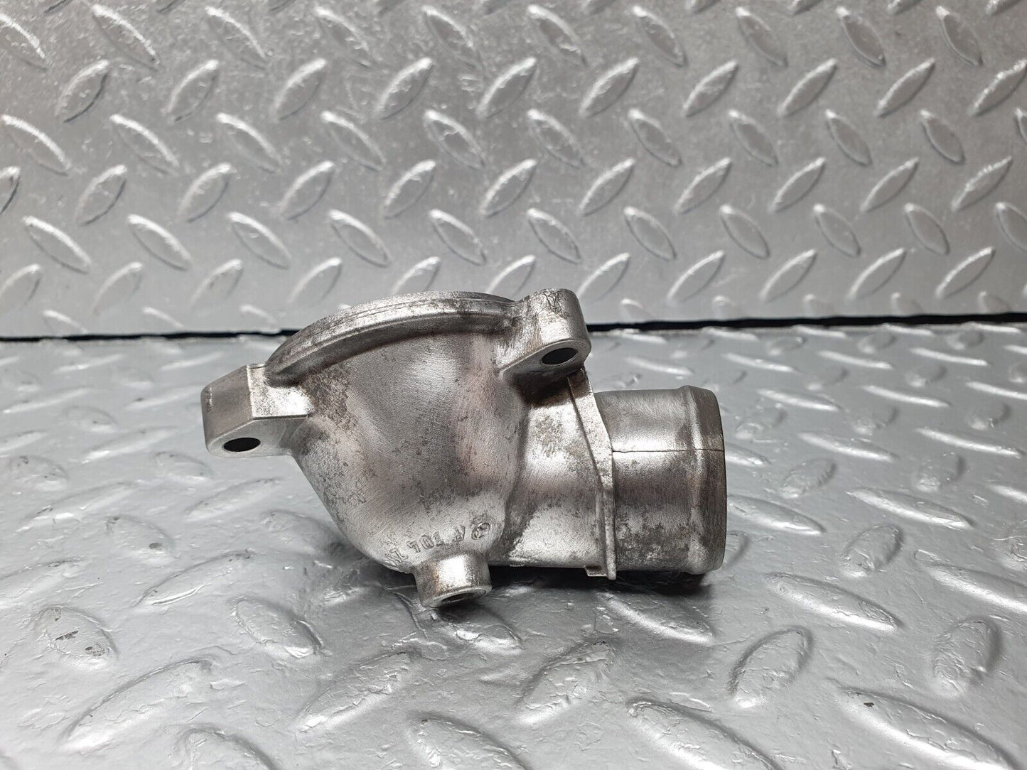 42305 Mercedes-Benz R129 320SL Coupe Thermostat Housing 1042030274