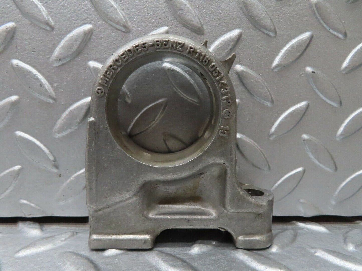 17726 Mercedes-Benz W116 450SEL Camshaft Tower Bearing 1160514312