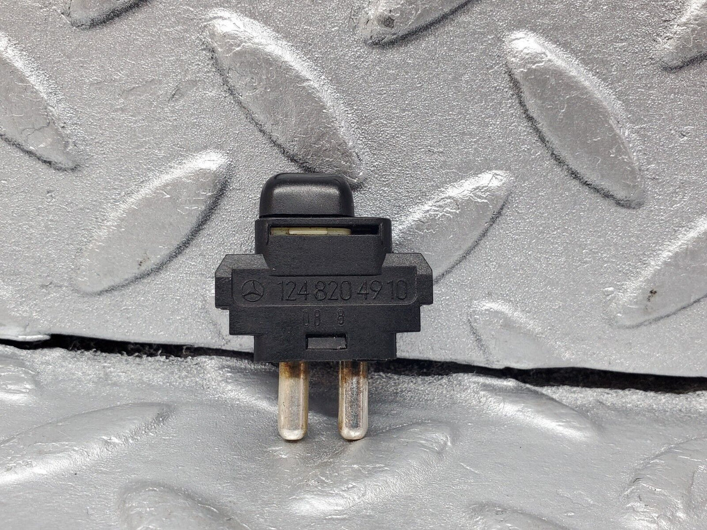 45654 Mercedes-Benz W126 420SE Child Lock Control Switch 1248204910