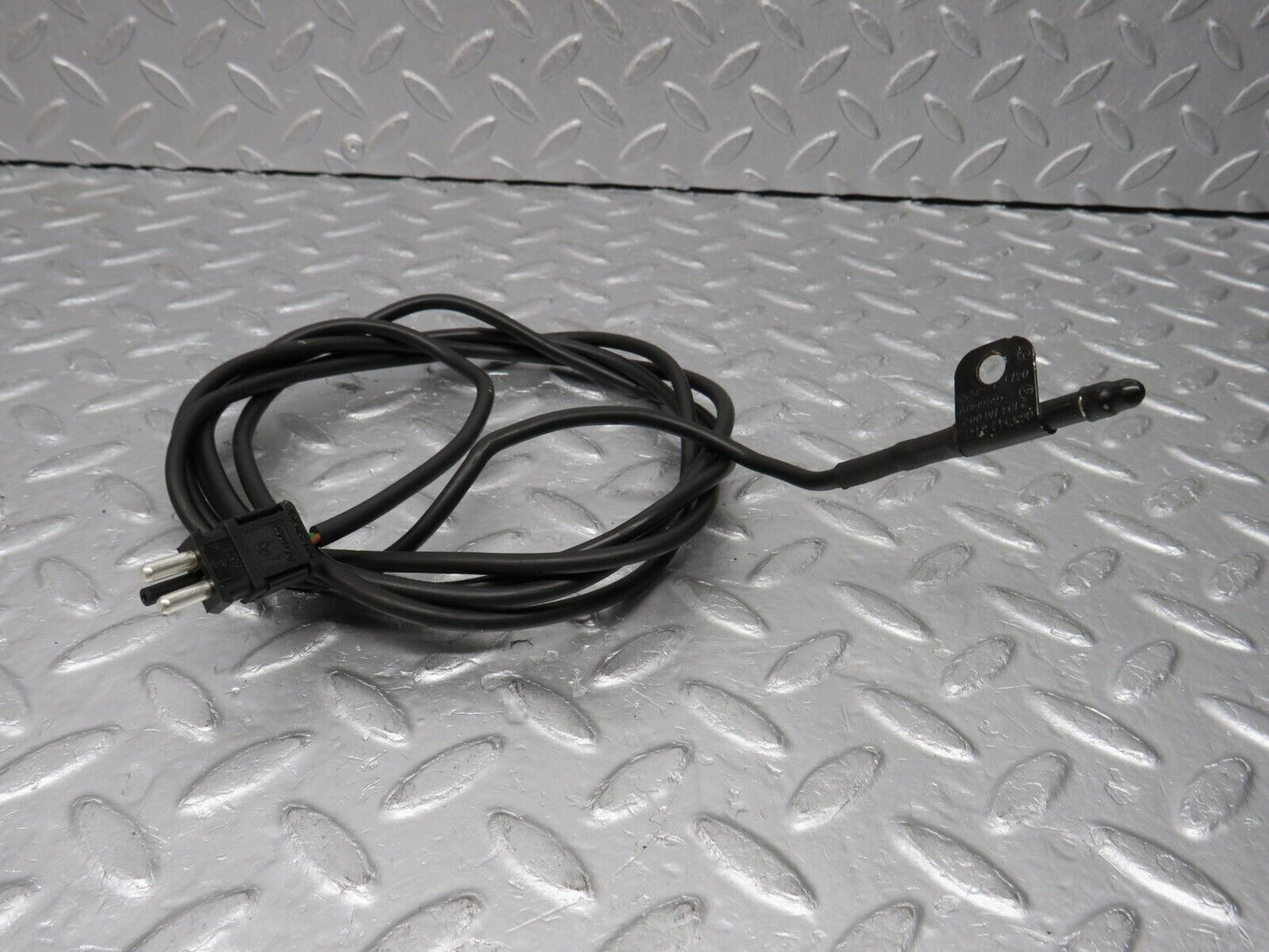 38030 Mercedes-Benz A124 320E Cabriolet Temperature Sensor 0085423117