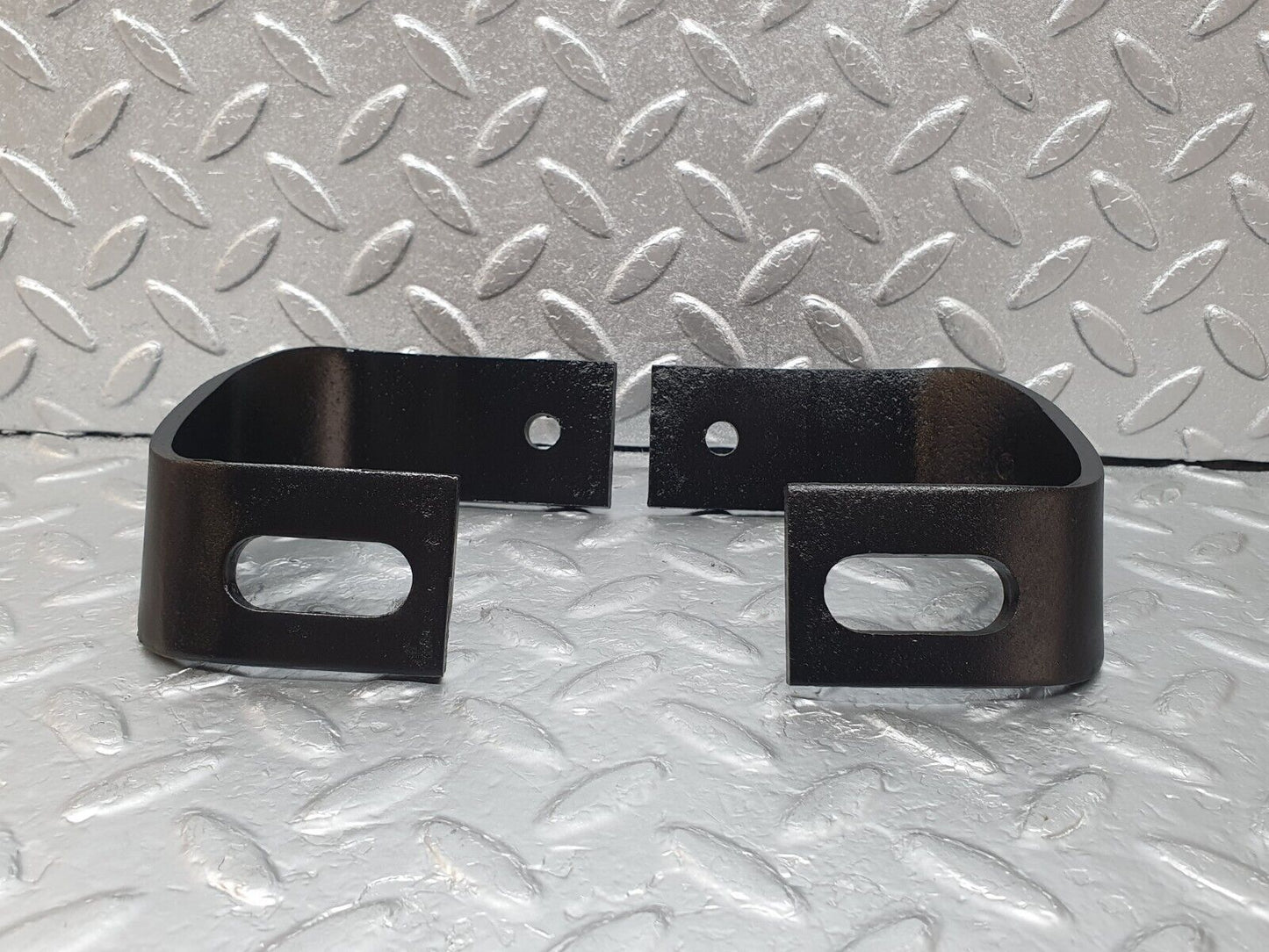 44219 Mercedes-Benz C123 230CE Coupe Front Bumper Bracket