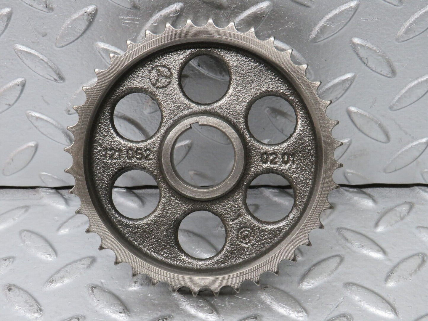 32917 Mercedes-Benz W123 300D Camshaft Timing Gear 1210520201