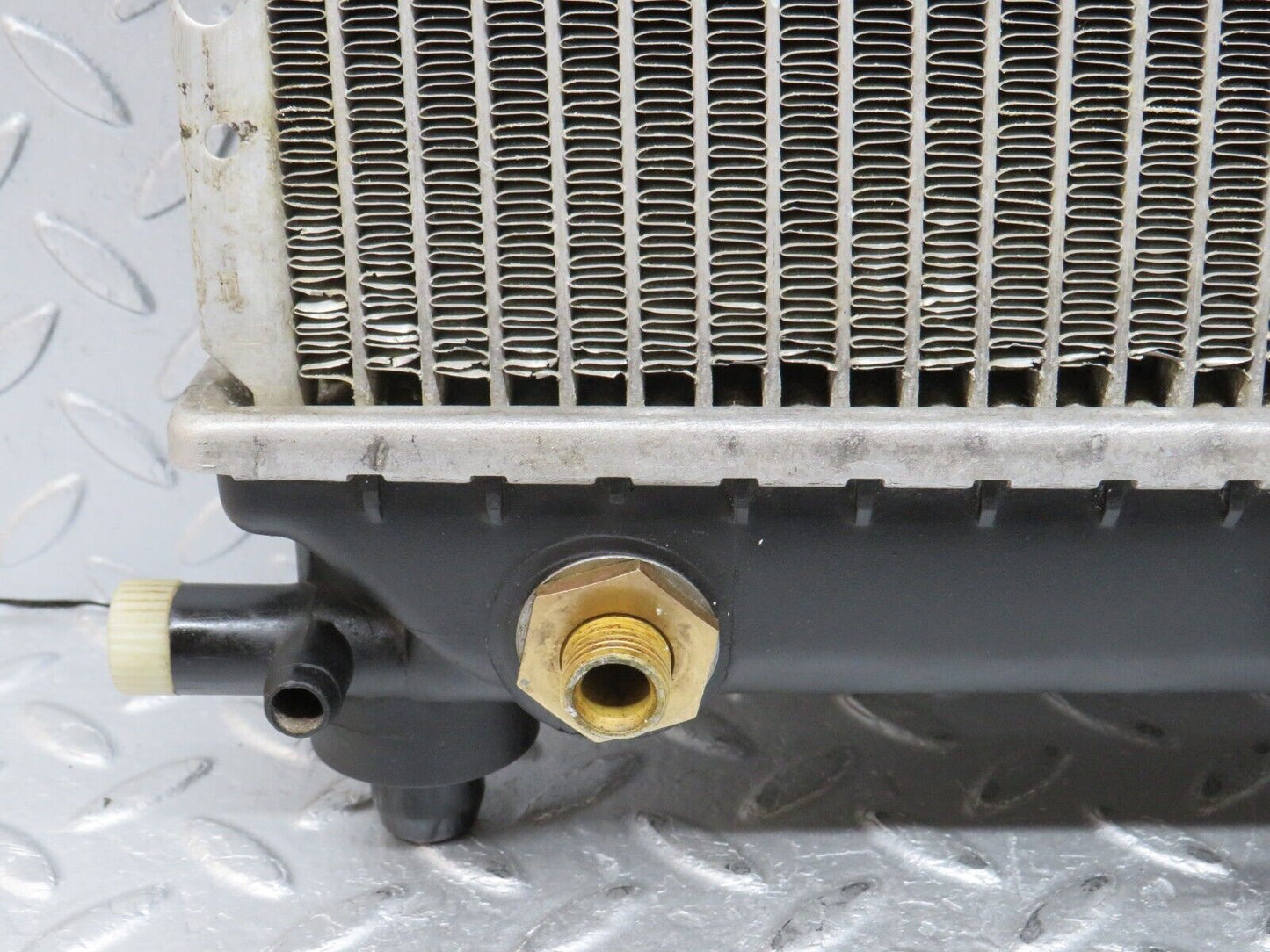 36658 Mercedes-Benz W201 190E 2.0L Coolant Radiator Nissens 62550